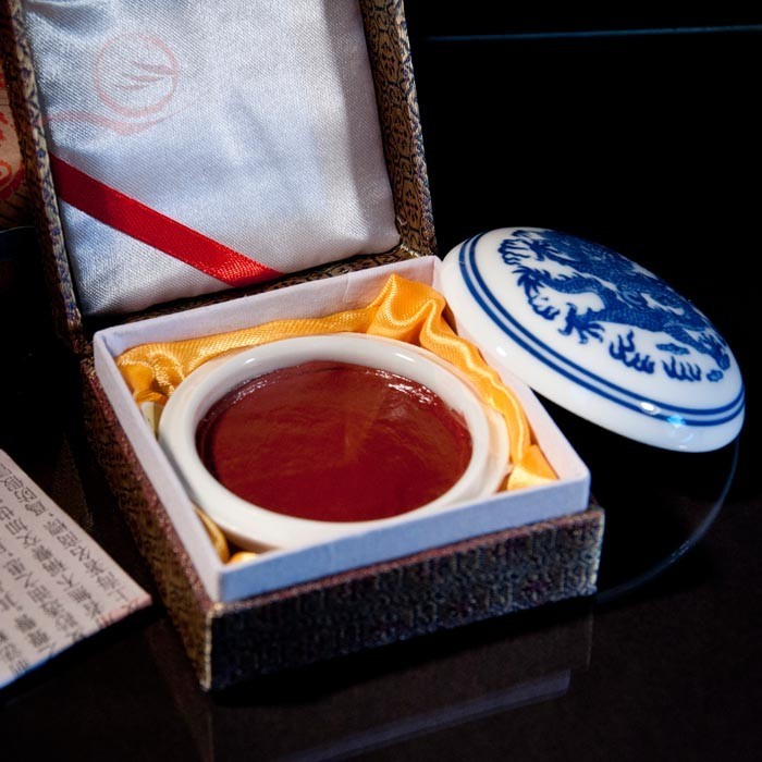 Paste seal, carmine red, old seals Paste seal, carmine red, old seals