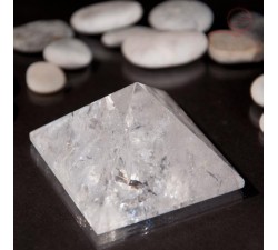 pyramide en cristal de roche