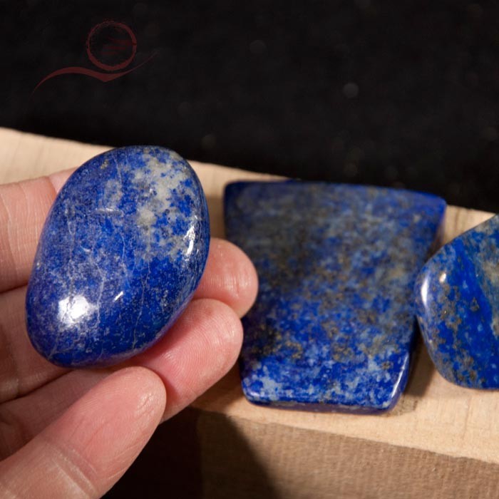 pebble in lapi-lazuli pebble in lapi-lazuli