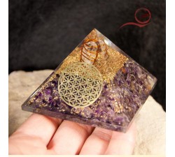 Orgonite pyramid in amethyst and flower of life
