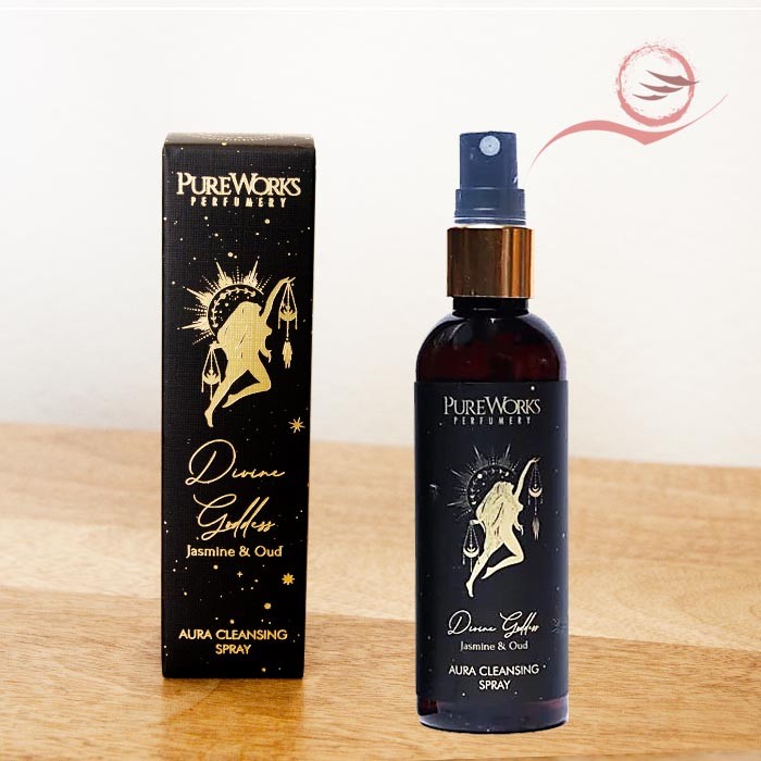 Jasmine and oud wood spray